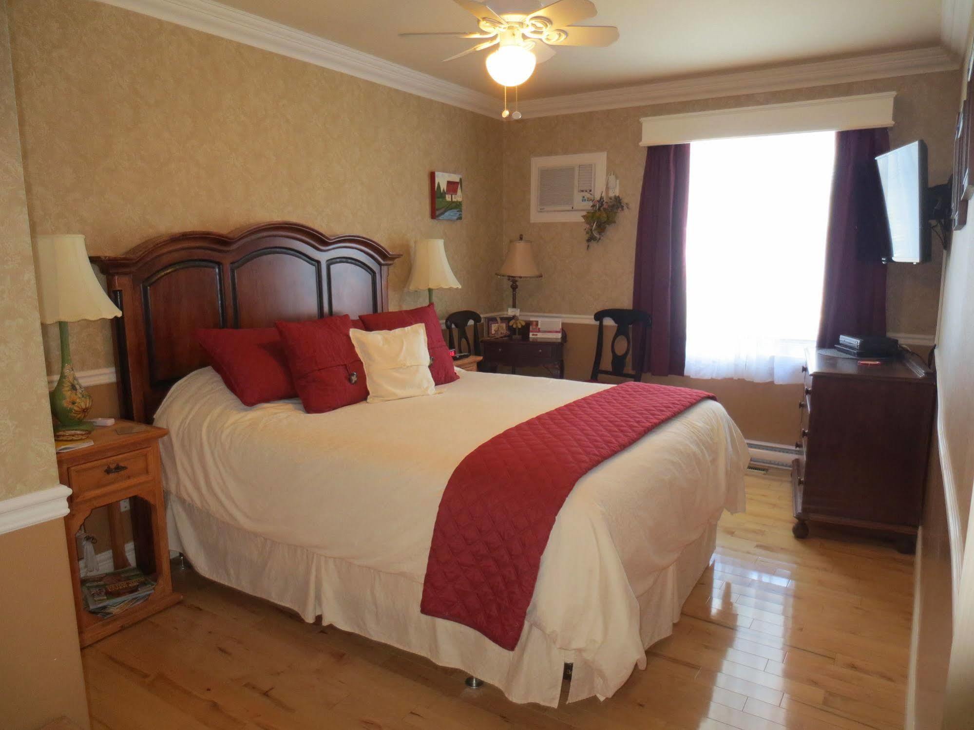 Au Nidaigle Bed and Breakfast Saint-Basile Buitenkant foto